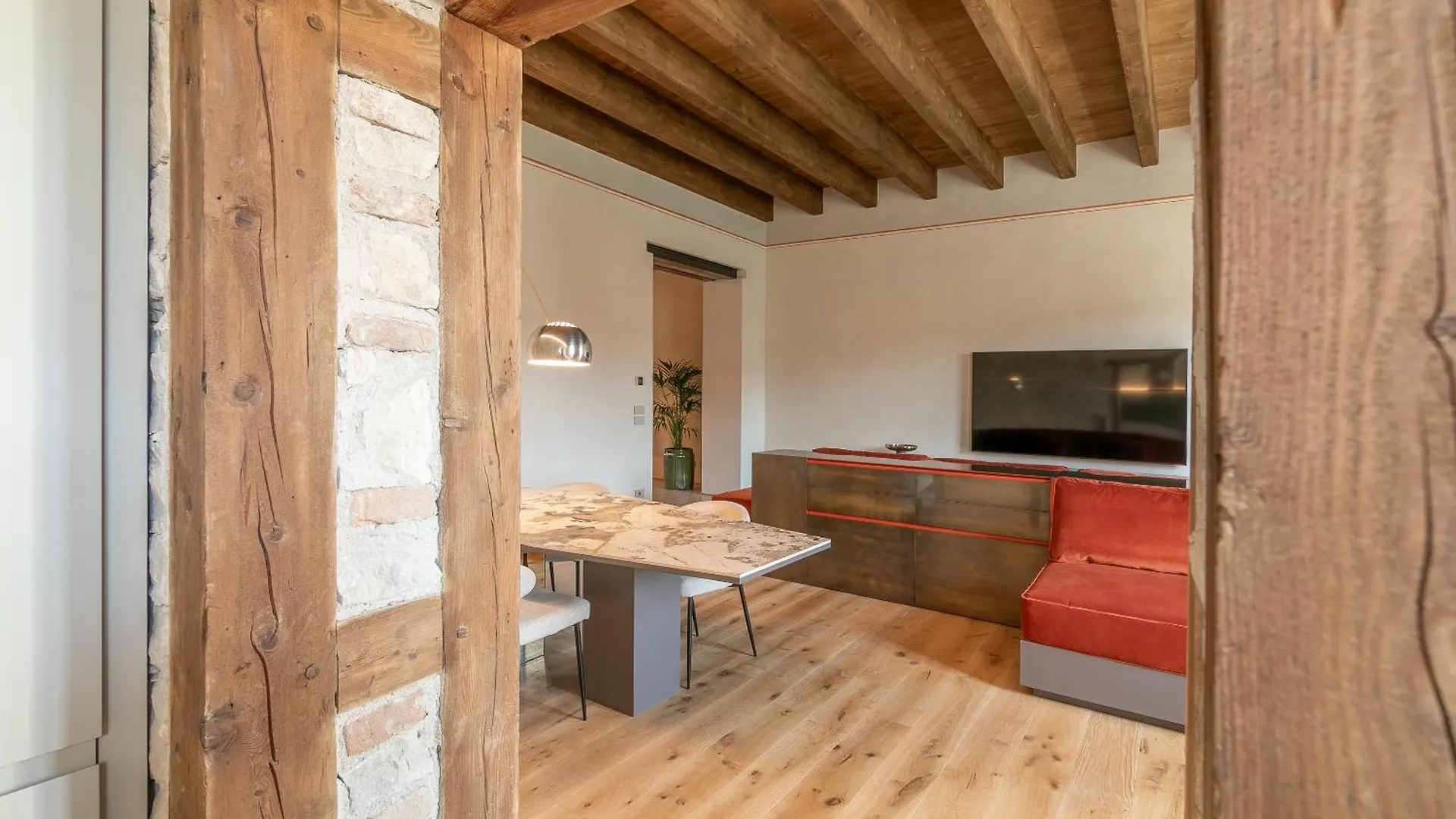Luxury Apartment Peschiera Peschiera del Garda Italy